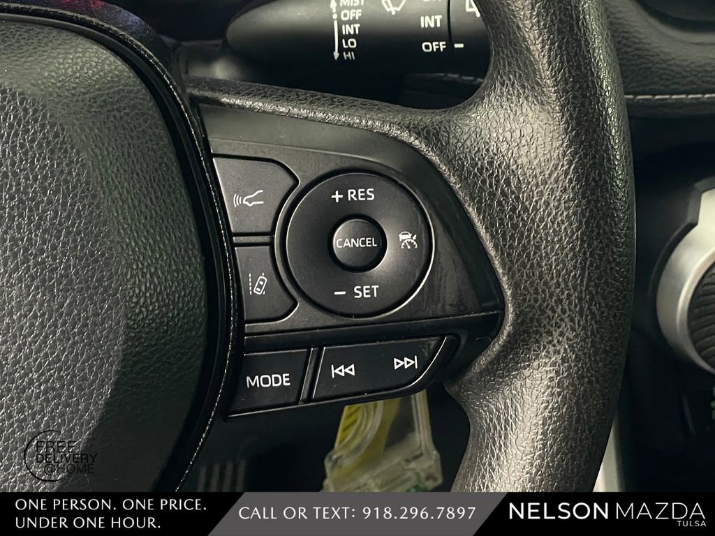 Used 2020 Toyota RAV4 LE AWD/4WD image 24