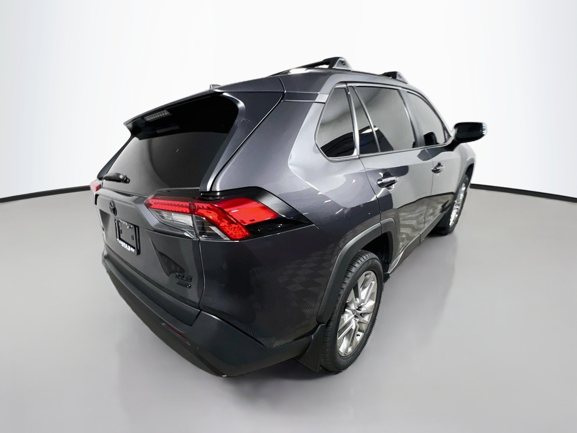 Used 2025 Toyota RAV4 XLE Premium w/ Weather Package AWD/4WD image 4