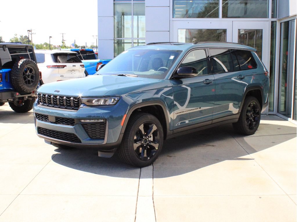 New 2026 Jeep Grand Cherokee L Limited w/ Limited Altitude Package AWD/4WD image 3