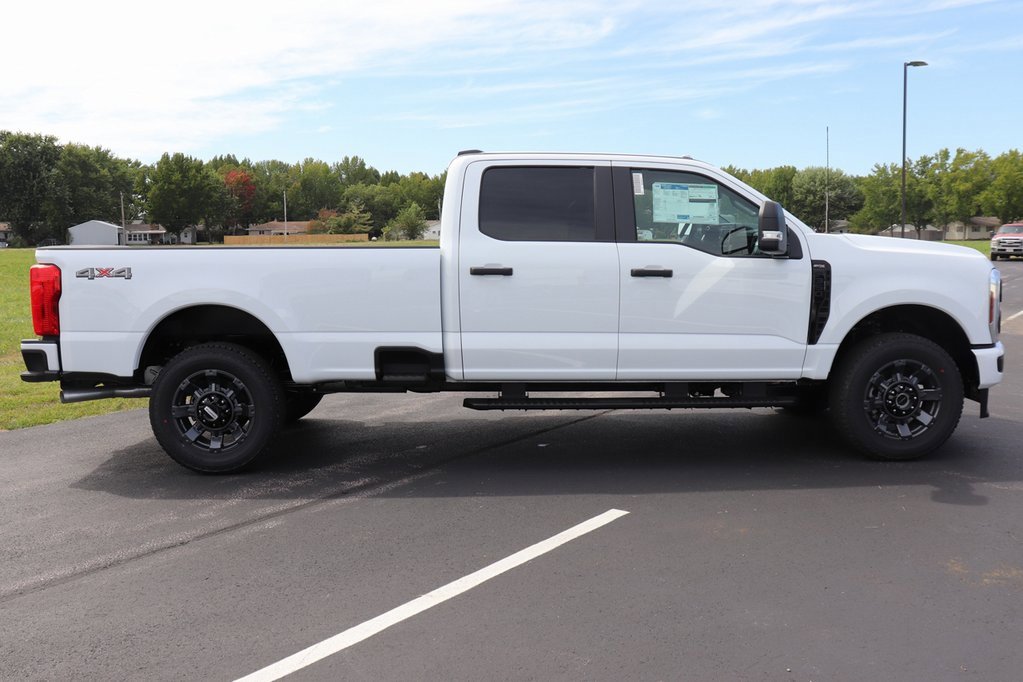 New 2026 Ford F350 4x4 Crew Cab Super Duty image 17
