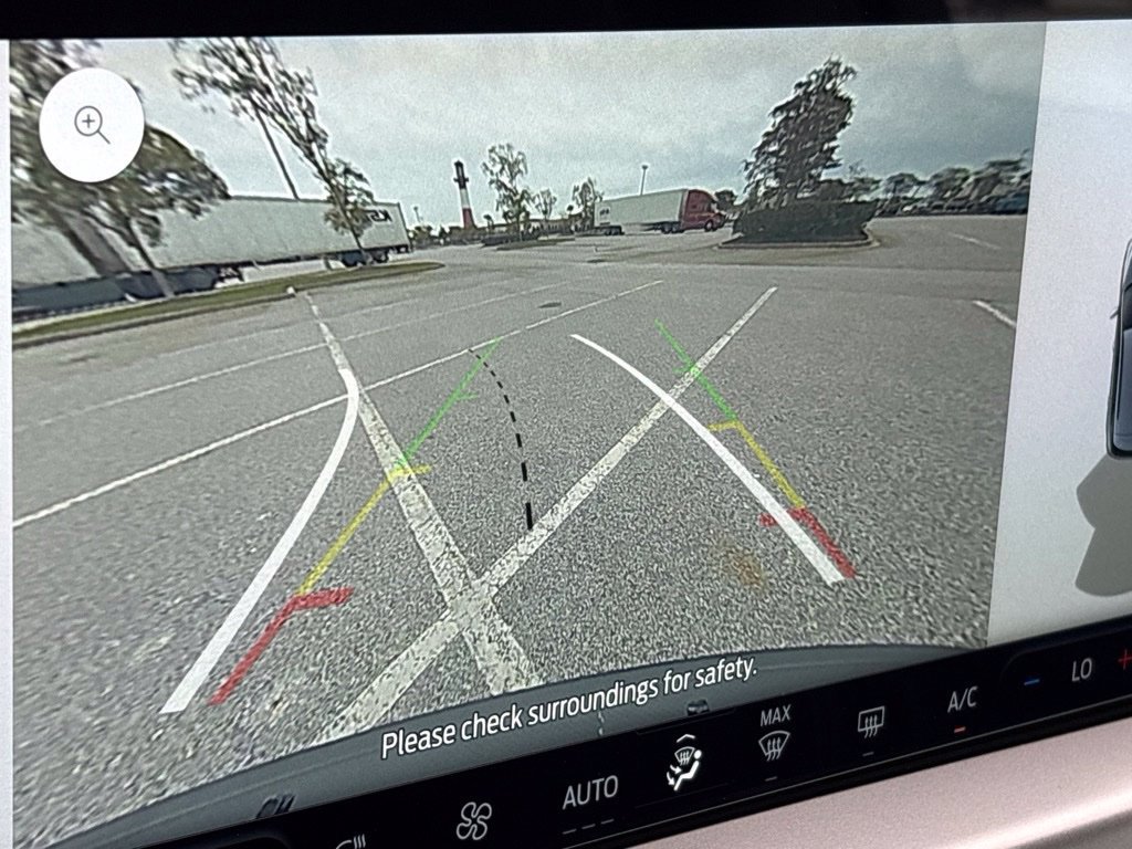Used 2025 Ford Escape SE FWD image 36