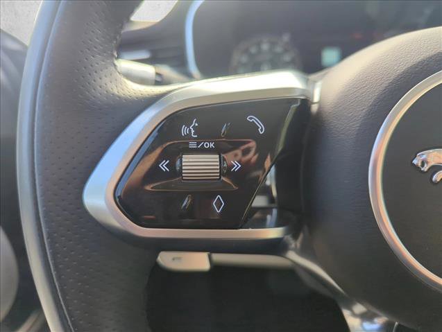 Used 2021 Jaguar XF R-Dynamic SE image 16