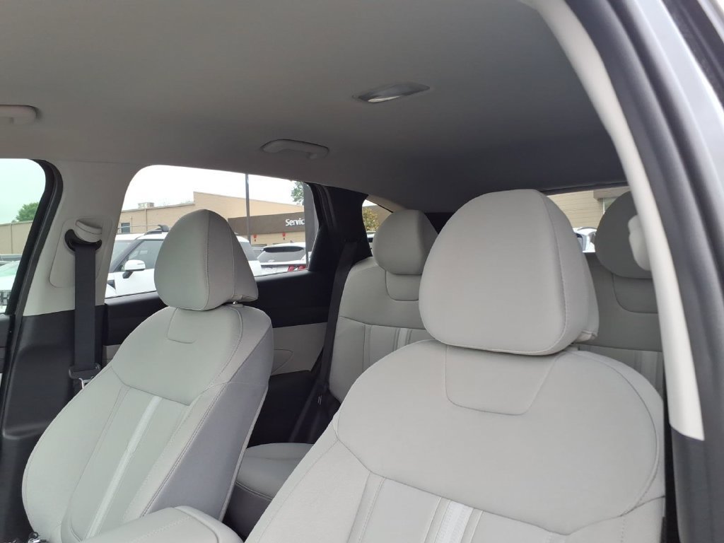 Used 2026 Hyundai Tucson SEL FWD image 15