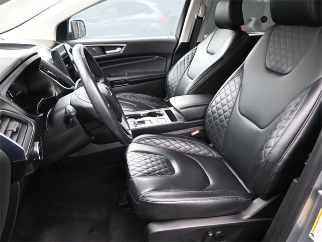 Used 2024 Ford Edge Titanium image 10