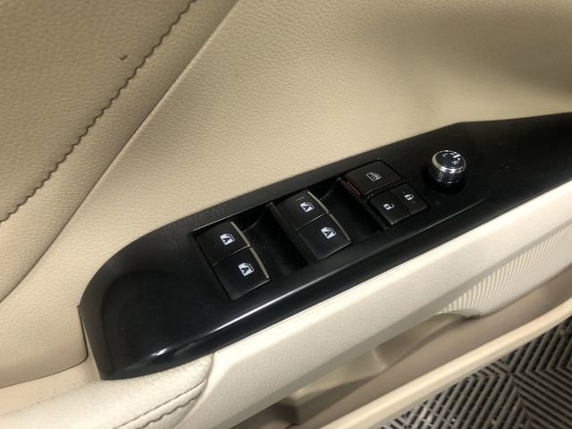 Used 2018 Toyota Camry XLE image 14