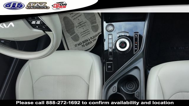 Used 2023 Kia Niro Wind FWD image 12