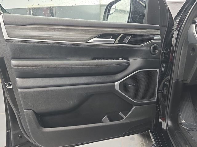 Used 2024 Jeep Wagoneer L Series II w/ Flexible Seating Group image 24