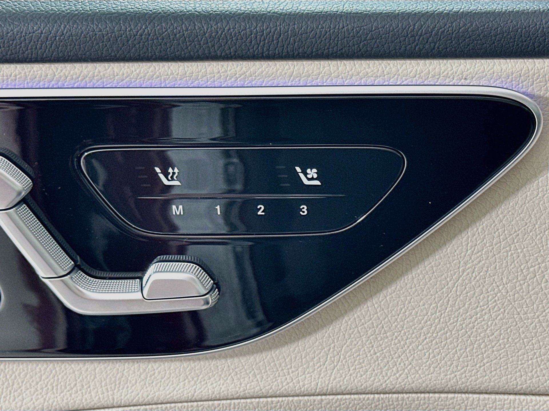 New 2027 Mercedes-Benz C 300 4MATIC Sedan image 22