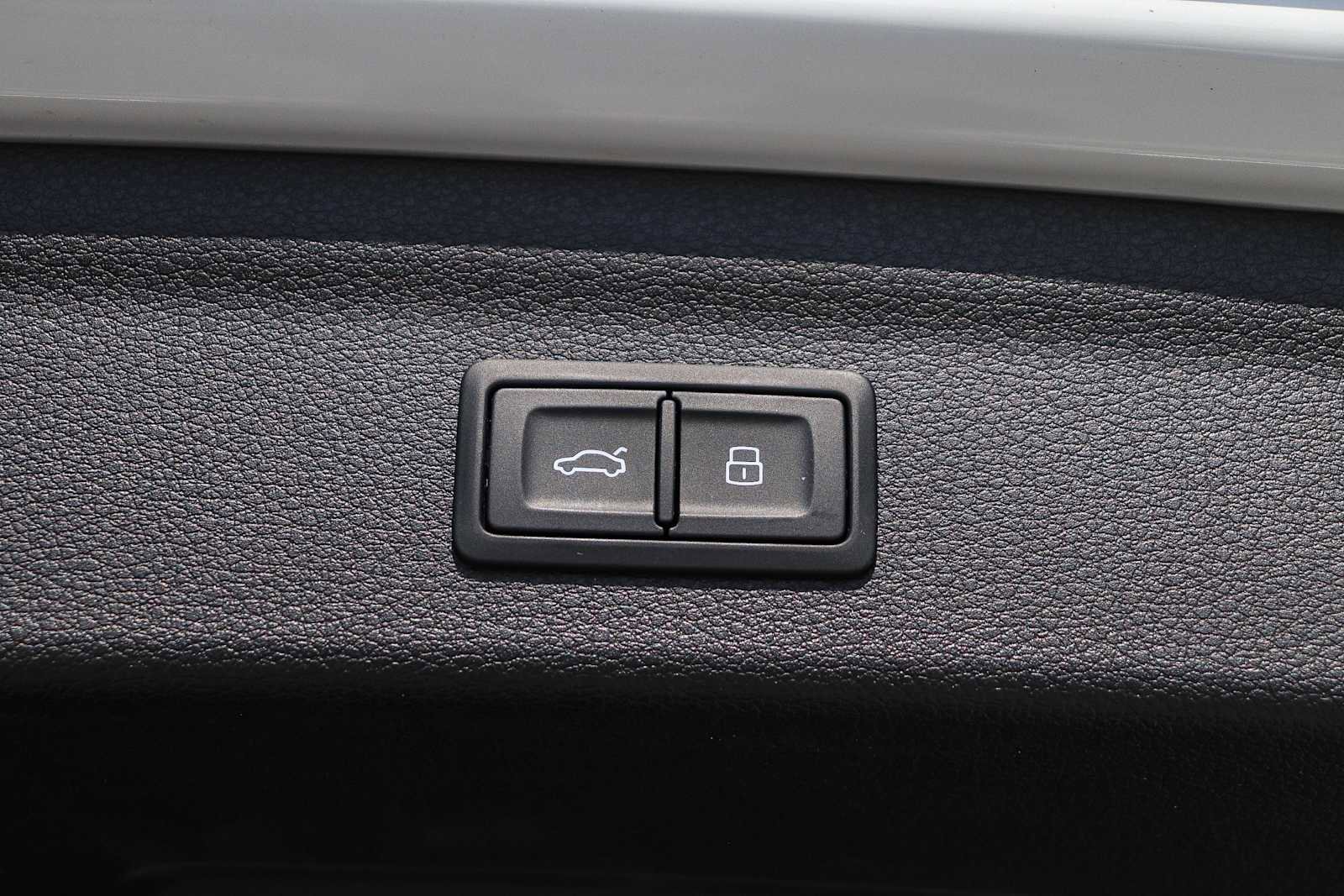 Used 2023 Audi Q3 2.0T Premium w/ Convenience Package image 39