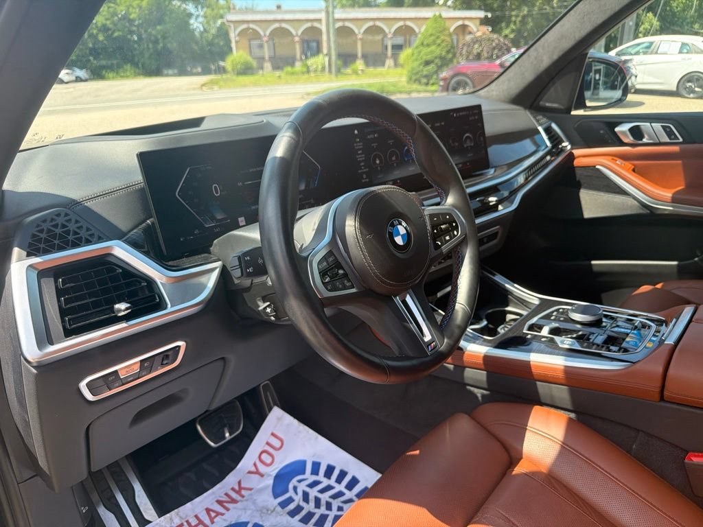 Used 2023 BMW X7 M60i w/ Climate Comfort Package AWD/4WD image 25