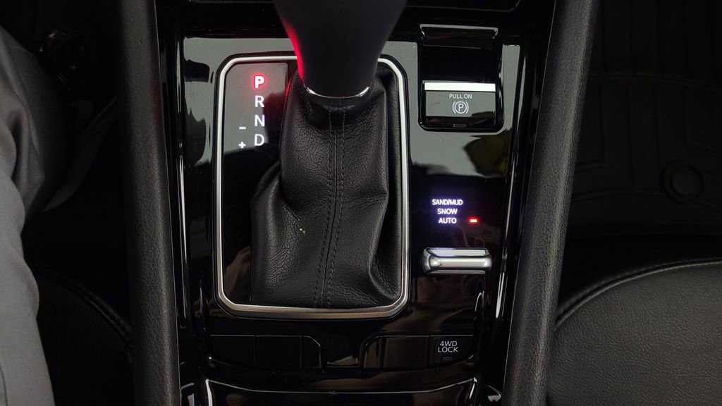 Used 2023 Jeep Compass Limited image 28