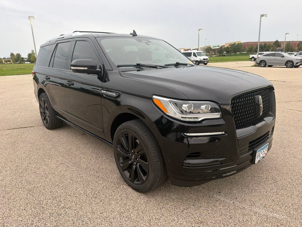 Used 2022 Lincoln Navigator Reserve w/ Equipment Group 201A AWD/4WD image 3