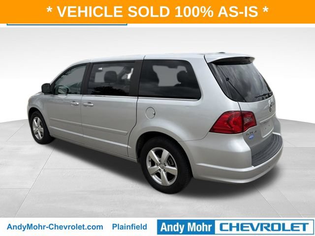 Used 2010 Volkswagen Routan SE FWD image 3