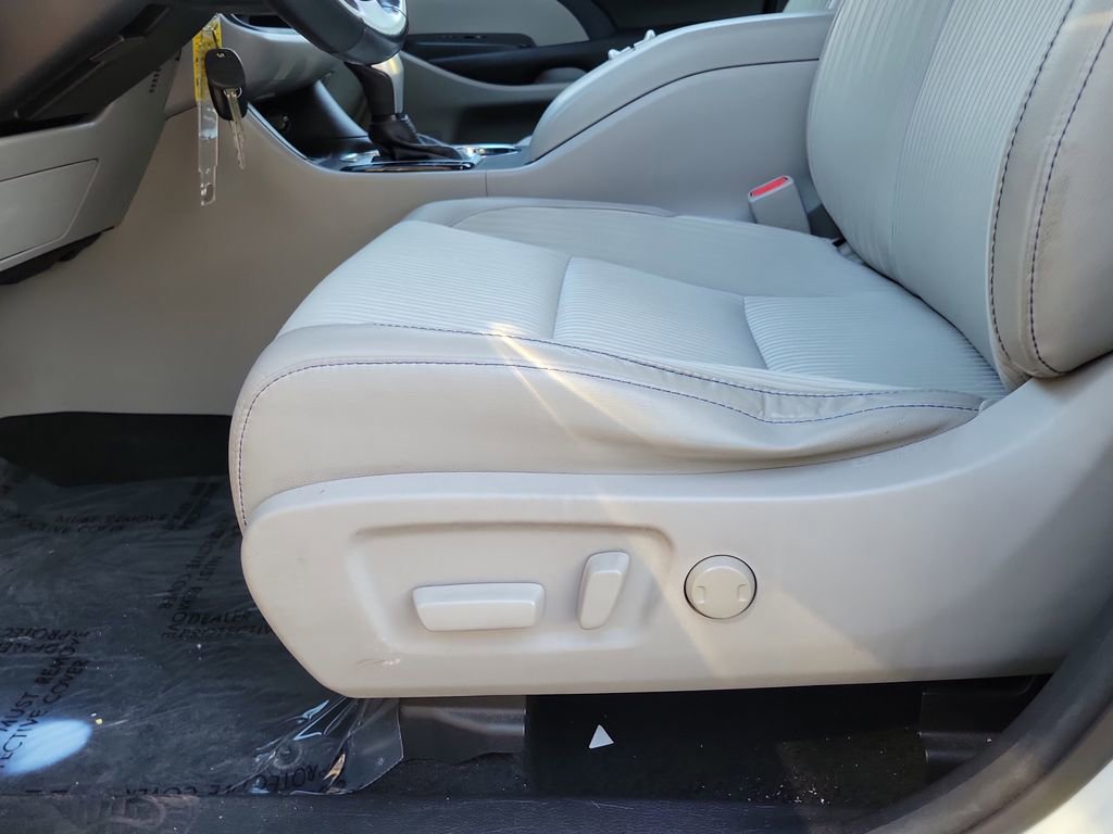 Used 2017 Toyota Highlander Plus image 23