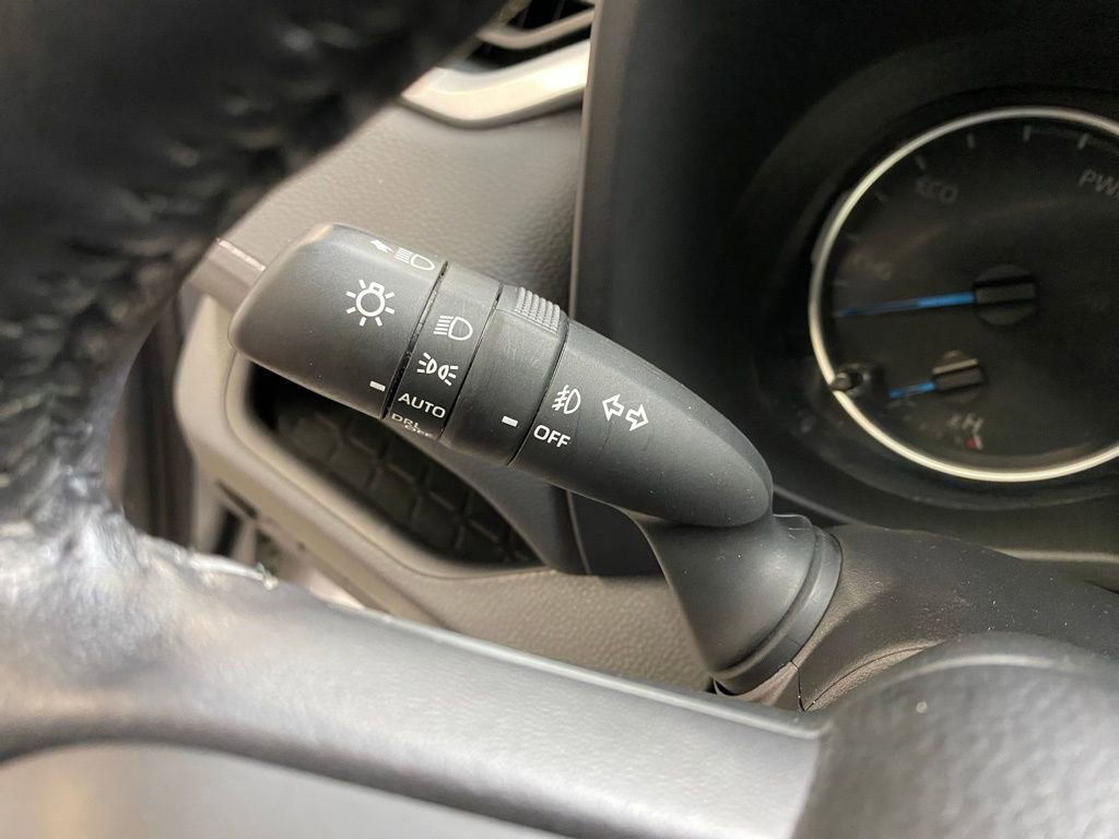 Used 2022 Toyota RAV4 XLE Premium image 33