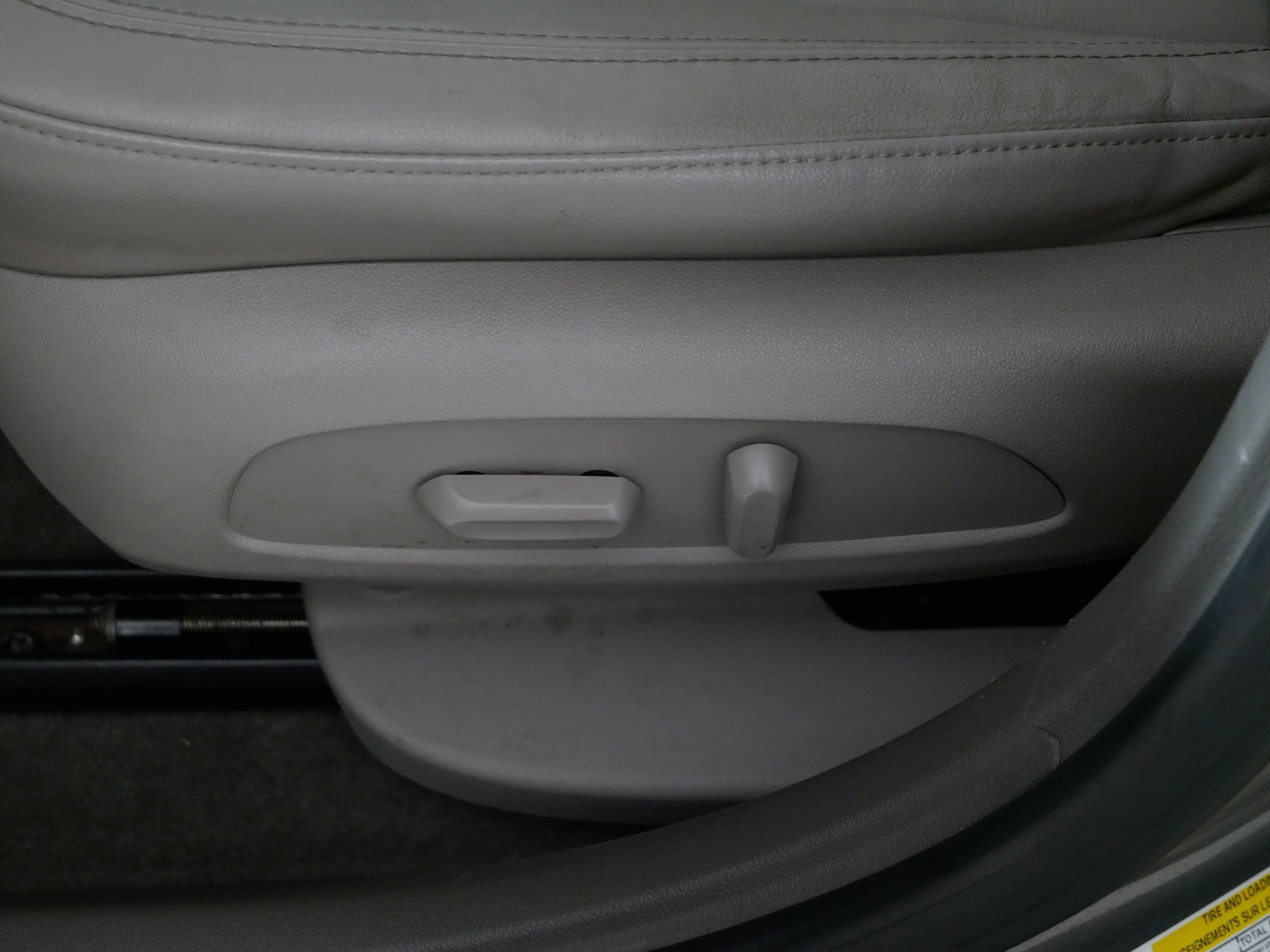 Used 2018 Chevrolet Cruze Premier image 20