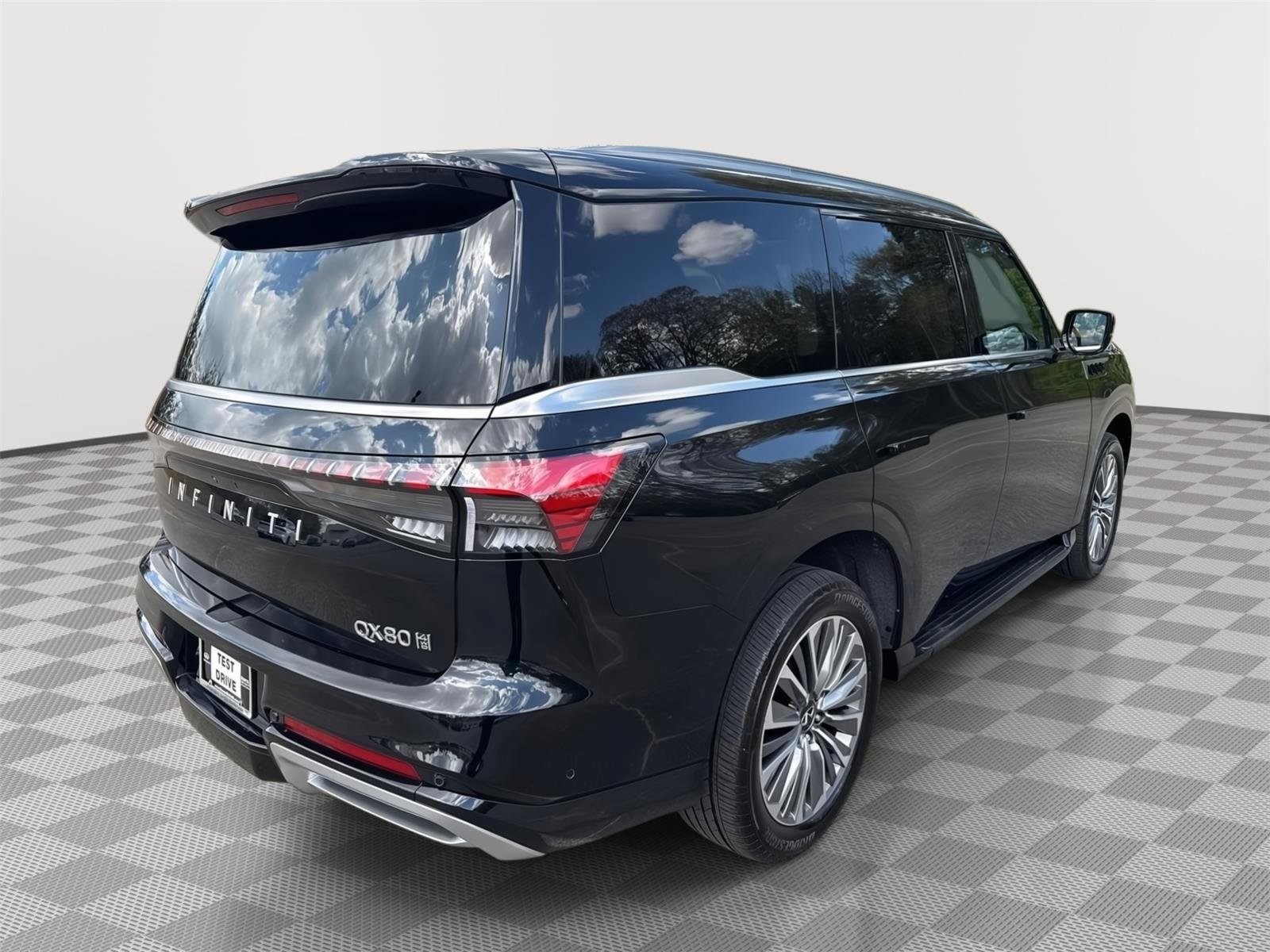 Certified 2025 INFINITI QX80 Sensory AWD/4WD image 5