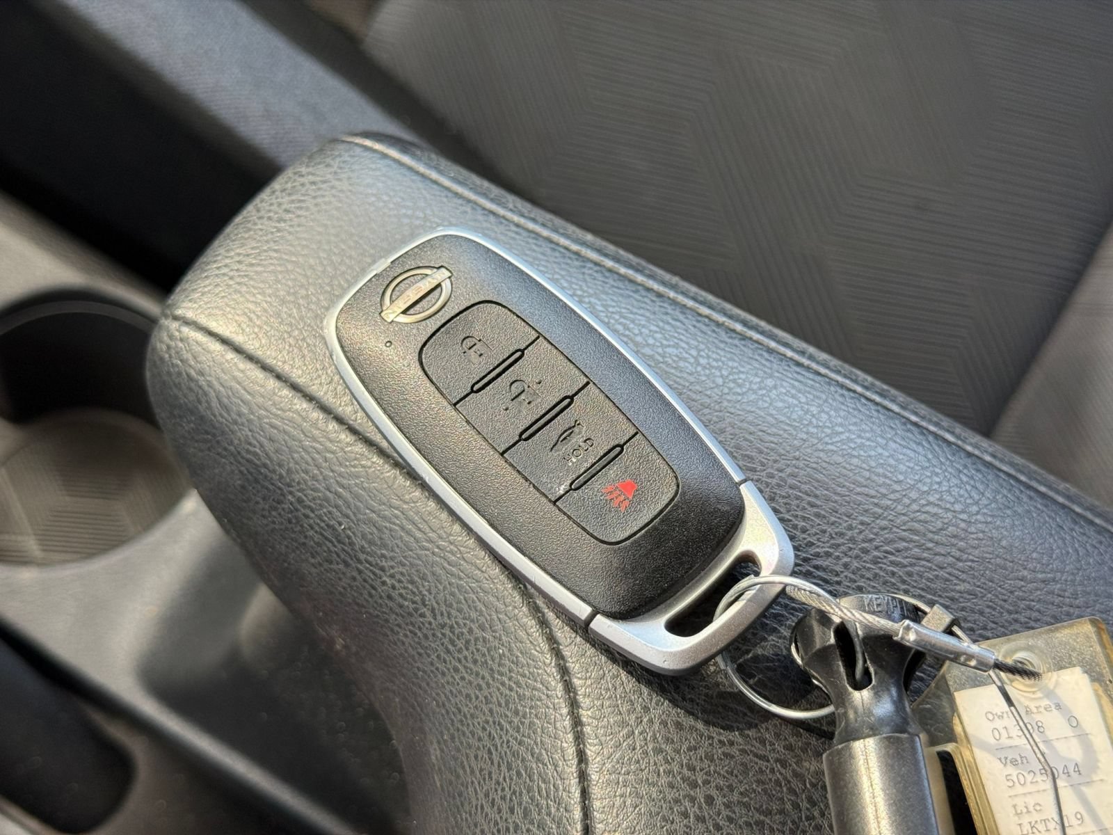 Used 2025 Nissan Versa SV FWD image 17