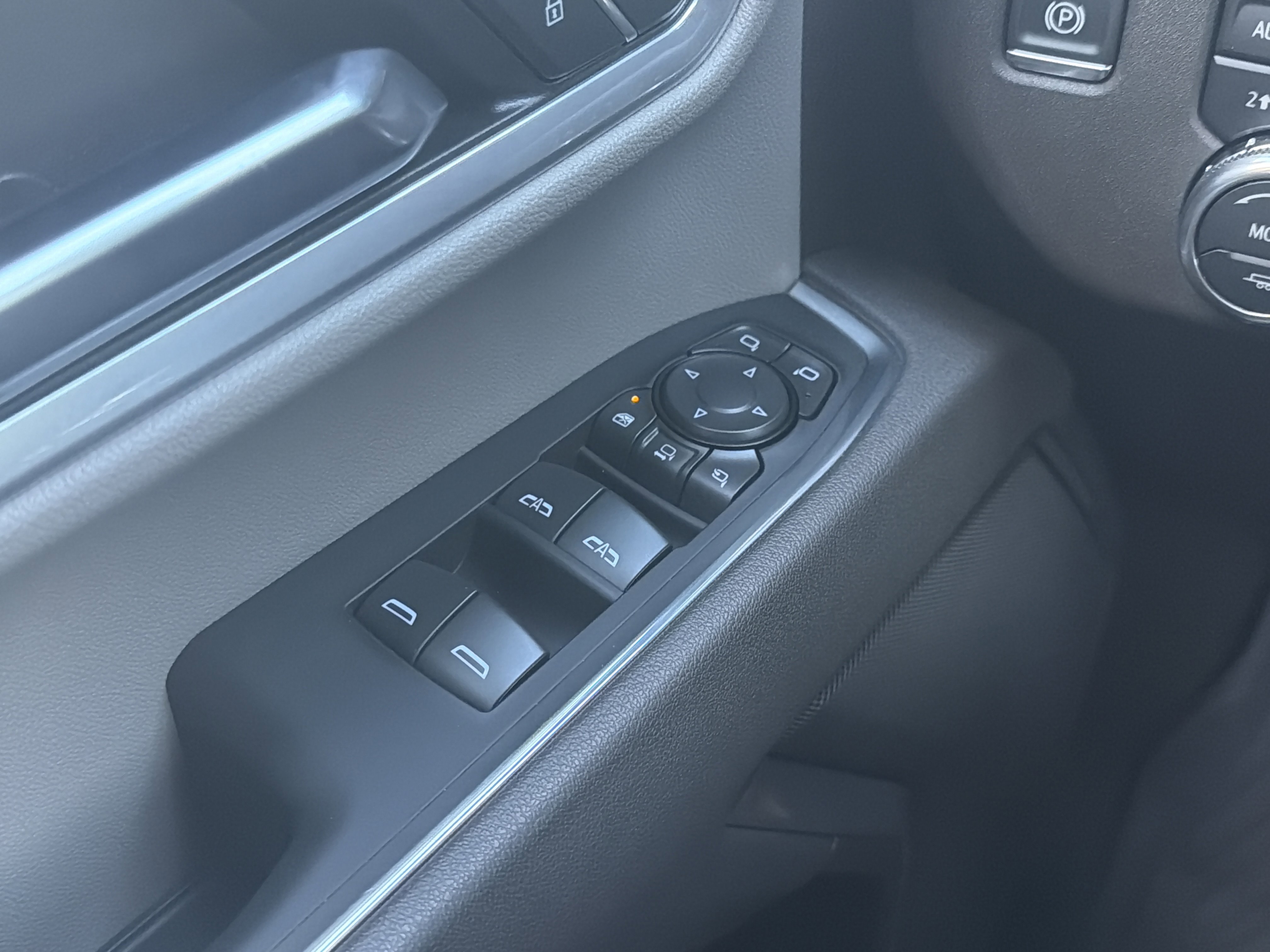 Used 2025 GMC Sierra 2500 SLT AWD/4WD image 23