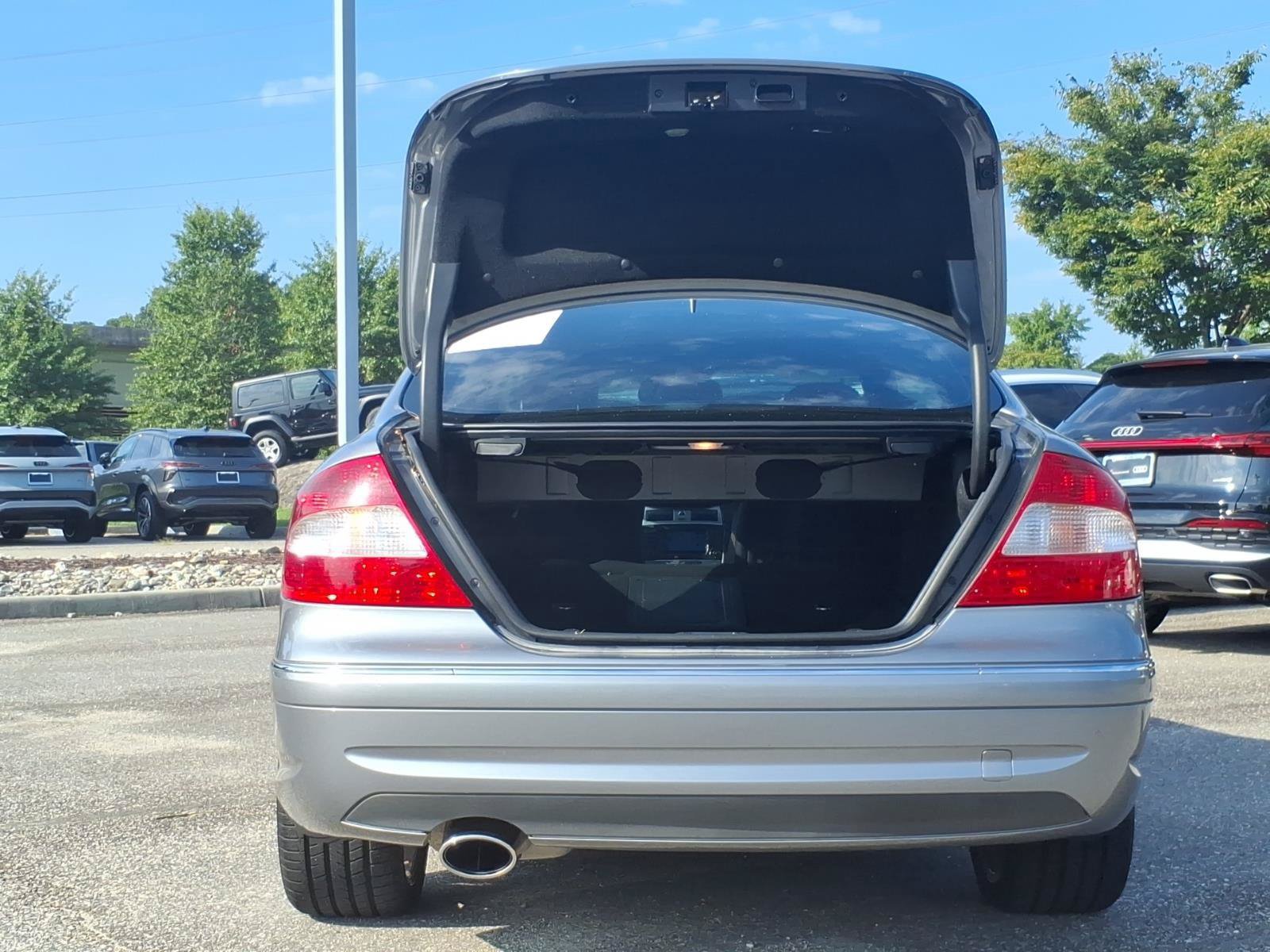 Used 2009 Mercedes-Benz CLK 350 Coupe image 32