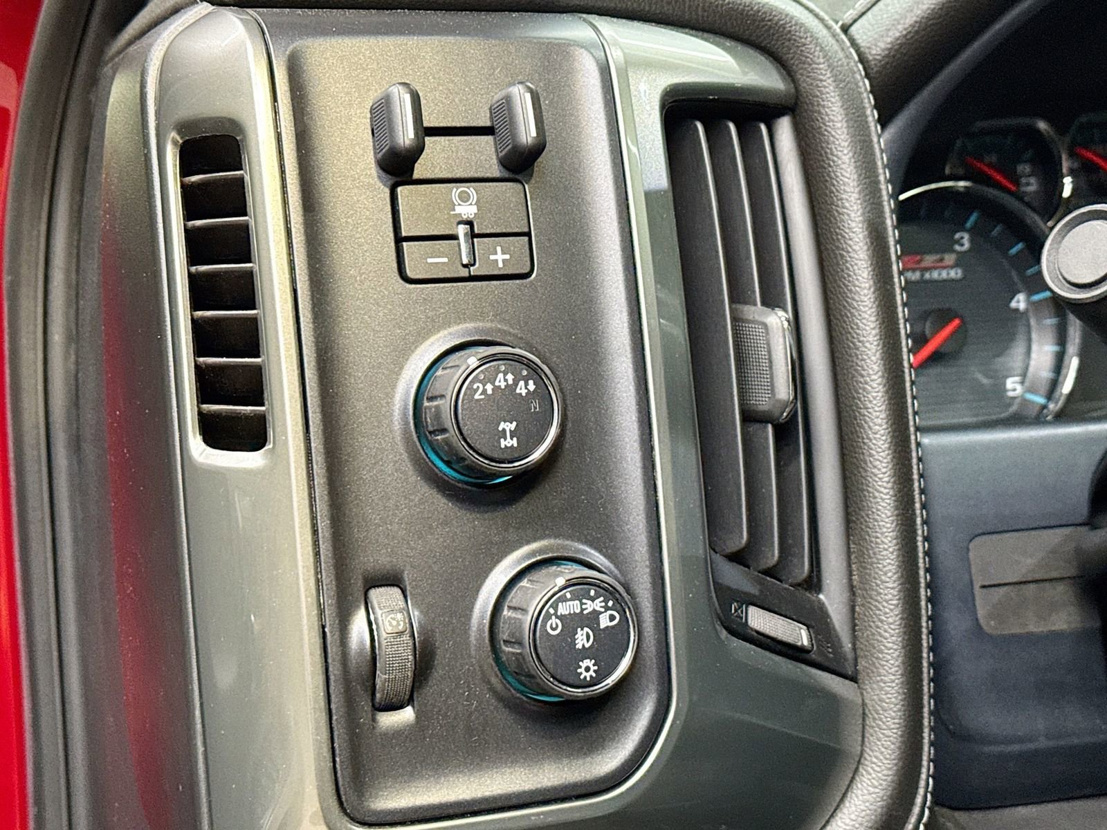 Used 2018 Chevrolet Silverado 2500 LTZ w/ Duramax Plus Package AWD/4WD image 13