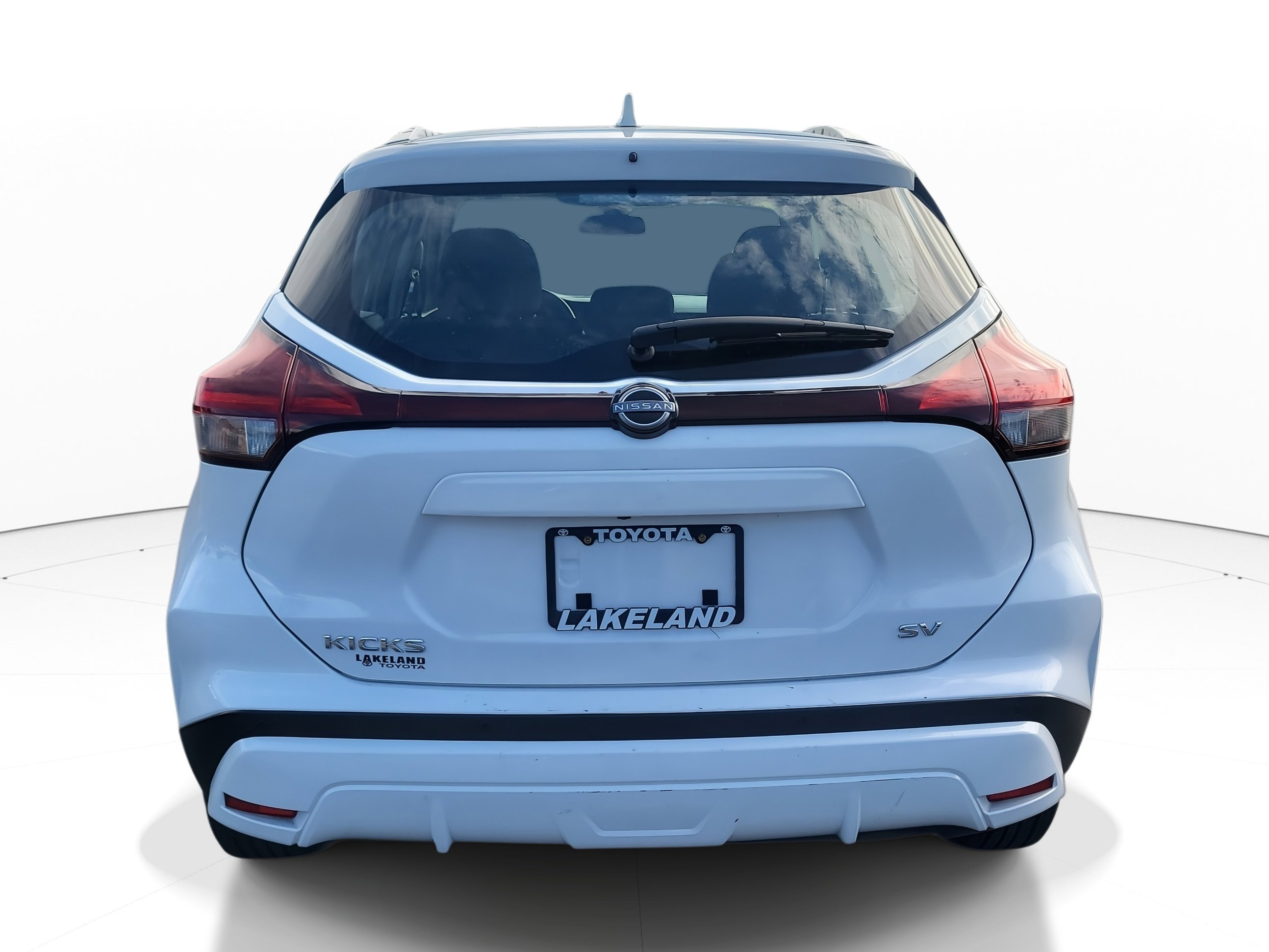 Used 2024 Nissan Kicks SV image 7