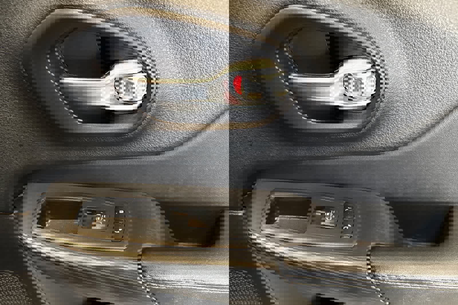 Used 2016 Jeep Cherokee Limited image 18