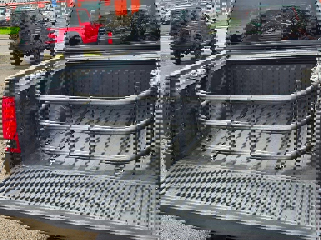 Used 2004 Nissan Titan SE image 28