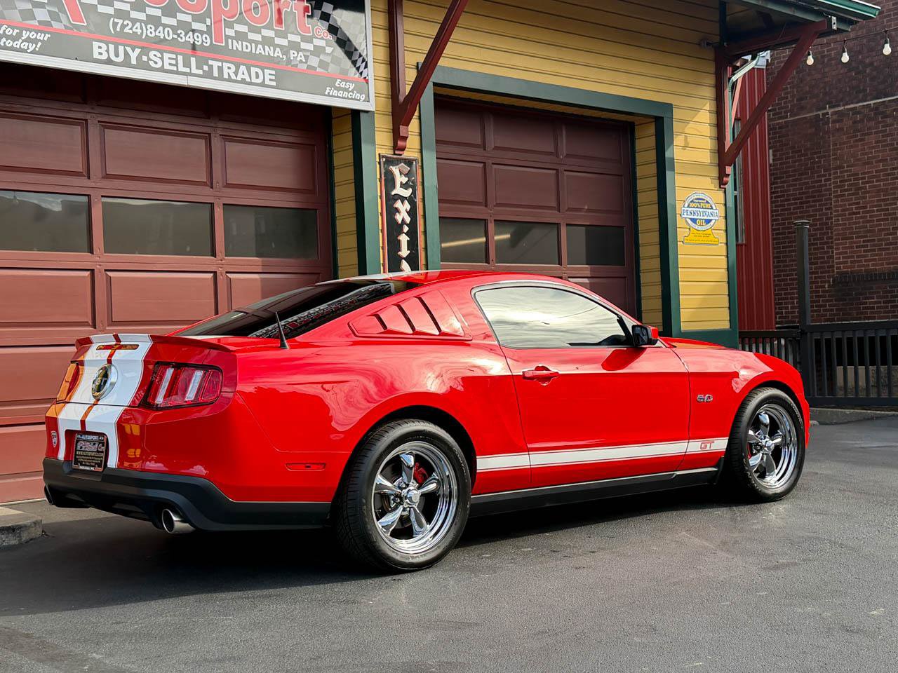 Used 2012 Ford Mustang GT RWD image 4