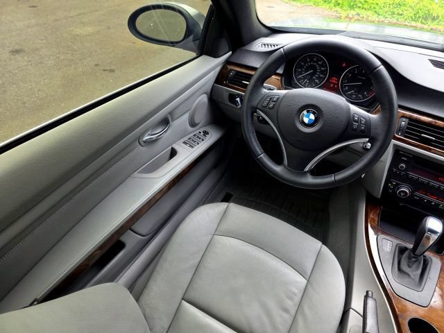 Used 2009 BMW 328i Convertible RWD image 22