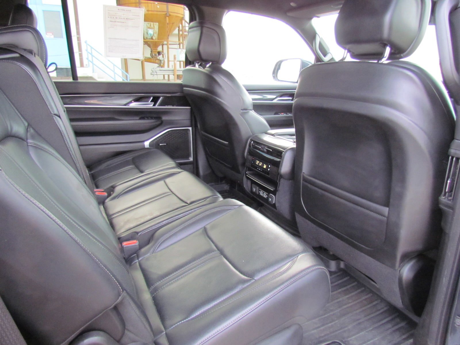 Used 2022 Jeep Wagoneer Series I AWD/4WD image 26