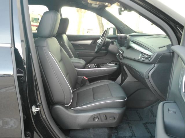 Used 2025 Buick Enclave Preferred image 21