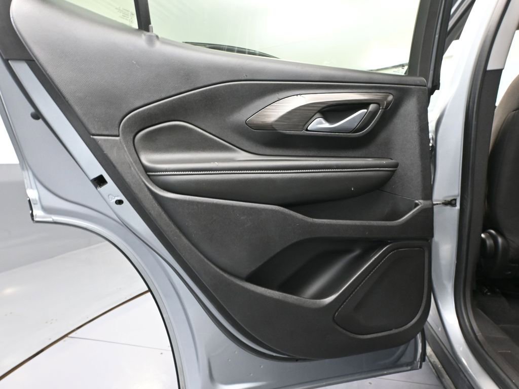 Used 2024 GMC Terrain SLE image 35