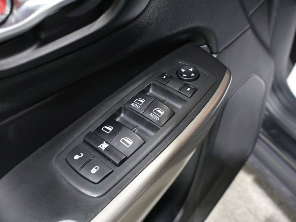 Used 2021 Jeep Cherokee Latitude Lux 80th Anniv w/ Quick Order Package 2YU 80th AWD/4WD image 15