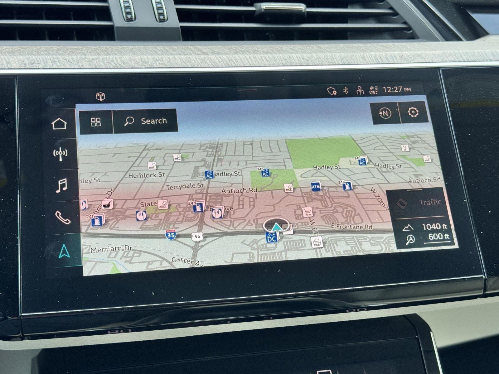 Used 2022 Audi e-tron Premium Plus w/ Premium Plus Package image 17