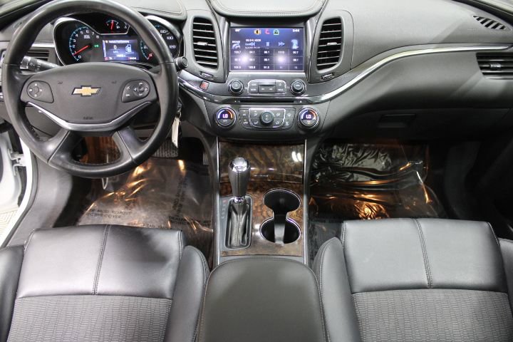 Used 2014 Chevrolet Impala LT w/ Convenience Package FWD image 2
