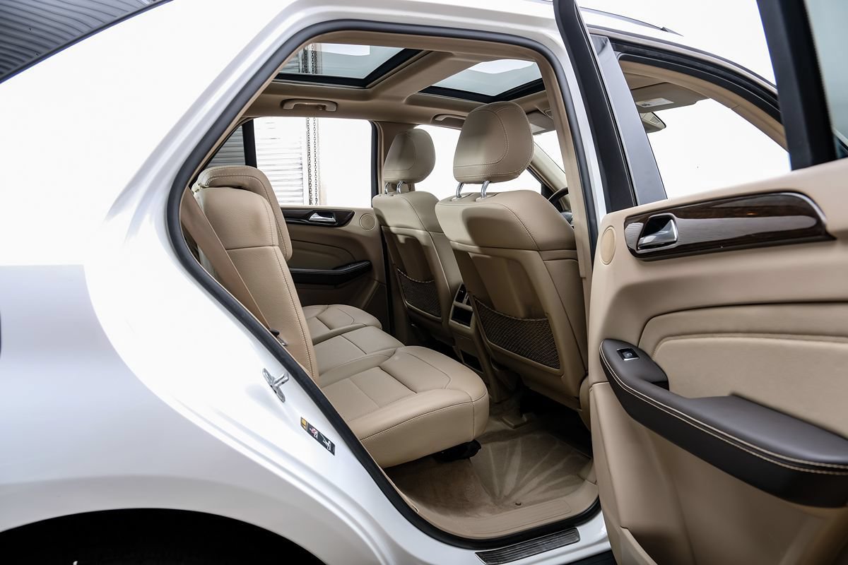 Used 2015 Mercedes-Benz ML 350 4MATIC w/ Premium 1 Package image 41