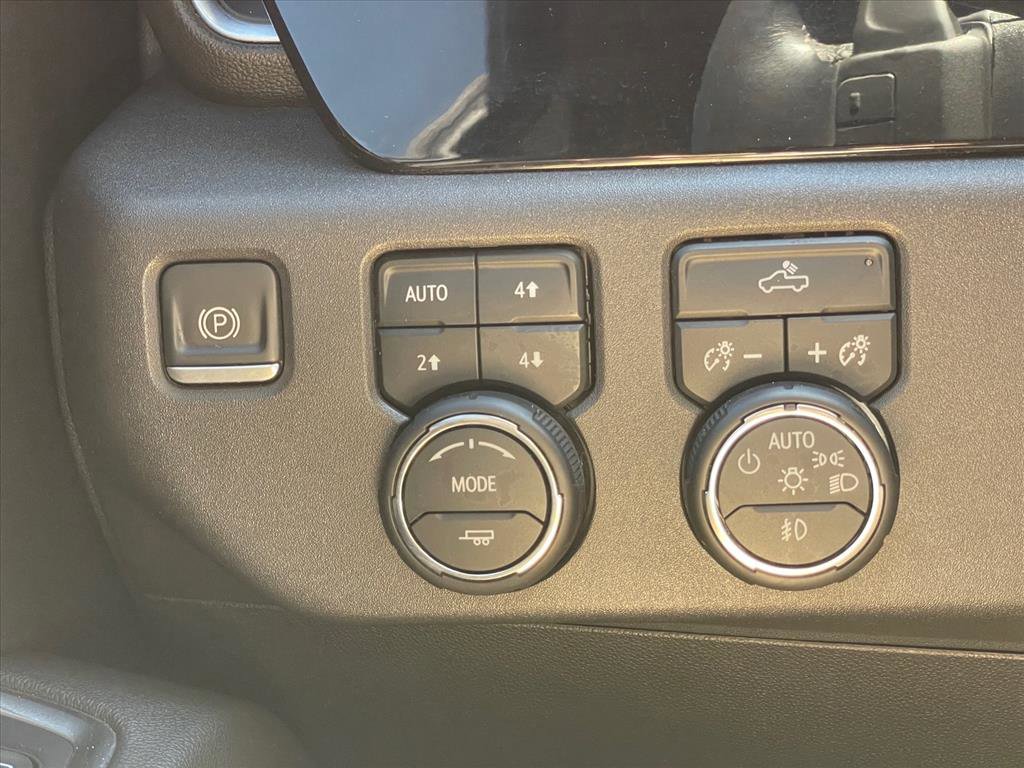 Used 2022 Chevrolet Silverado 1500 LT Trail Boss w/ LPO, Dark Essentials Package image 17