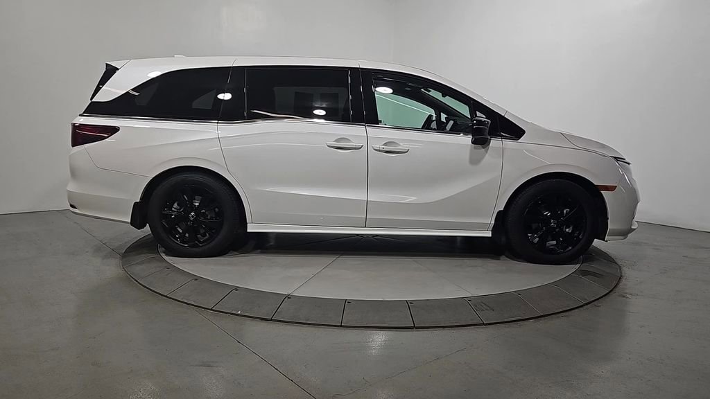 Used 2024 Honda Odyssey Sport image 6