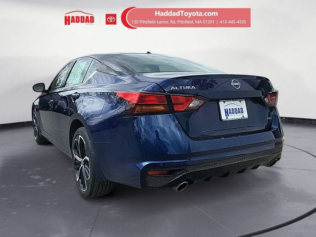 Used 2024 Nissan Altima 2.5 SR AWD/4WD image 3