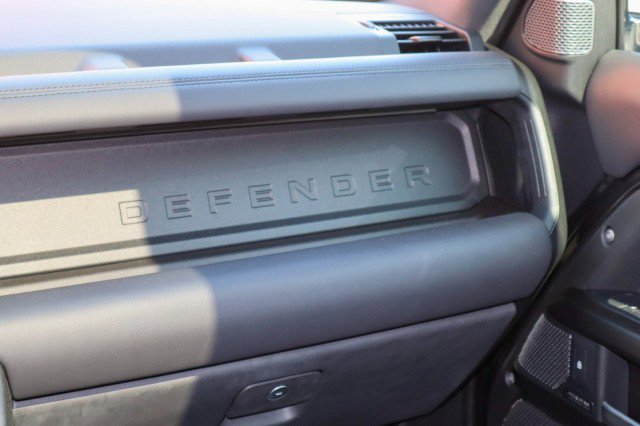 Used 2023 Land Rover Defender 90 V8 image 18