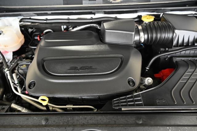 Used 2024 Chrysler Pacifica Touring-L FWD image 31