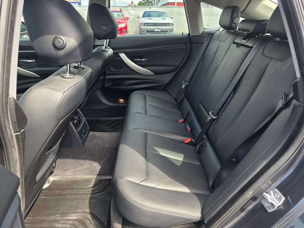 Used 2014 BMW 328i Gran Turismo xDrive AWD/4WD image 21