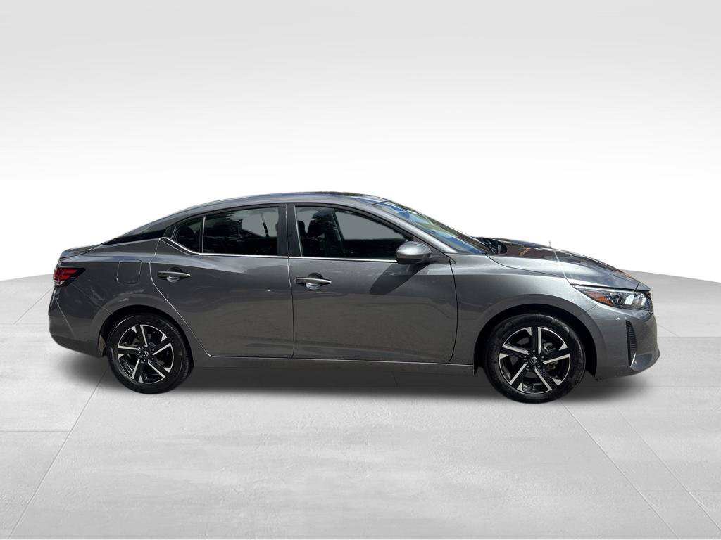 Used 2024 Nissan Sentra SV FWD image 2
