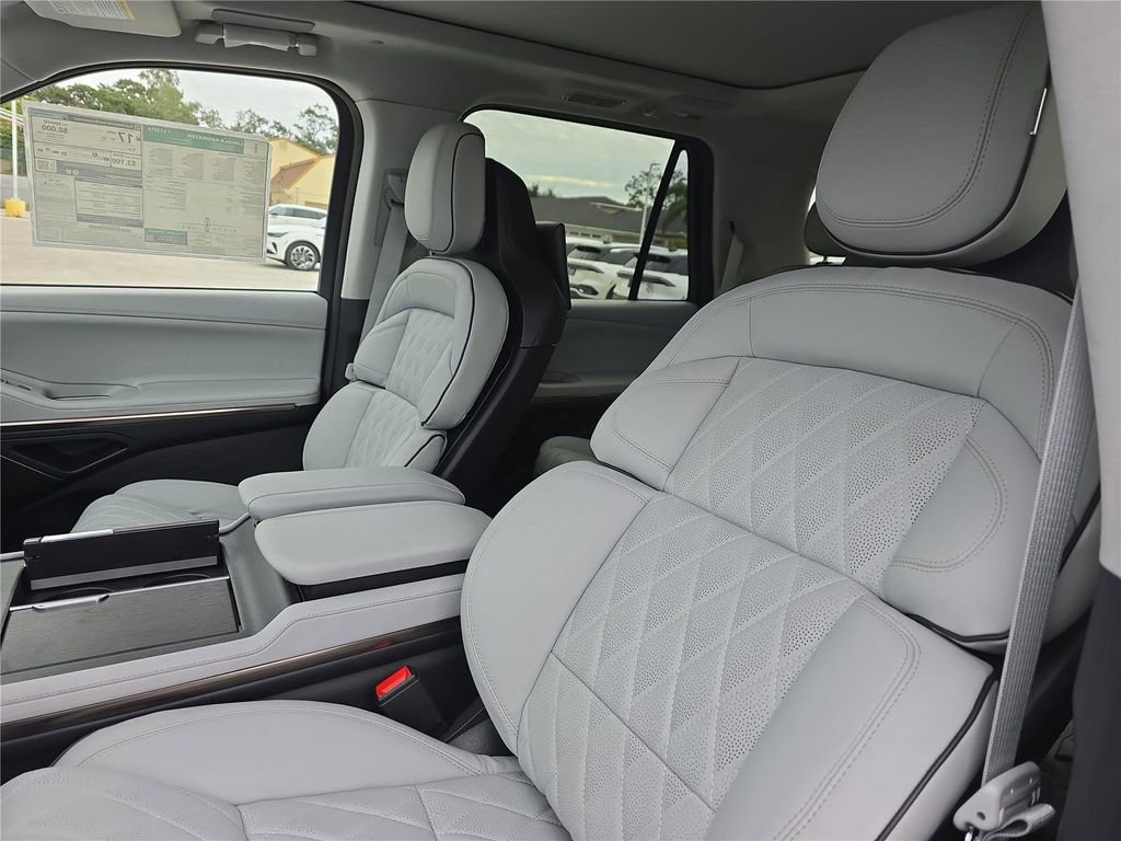 New 2025 Lincoln Navigator L Black Label w/ Black Label Special Edition image 13