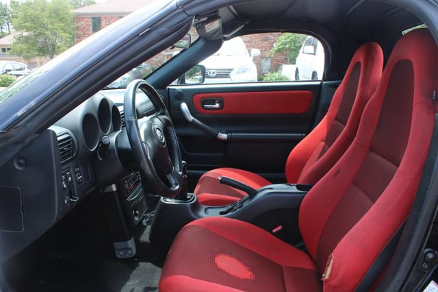 Used 2001 Toyota MR2 RWD image 11