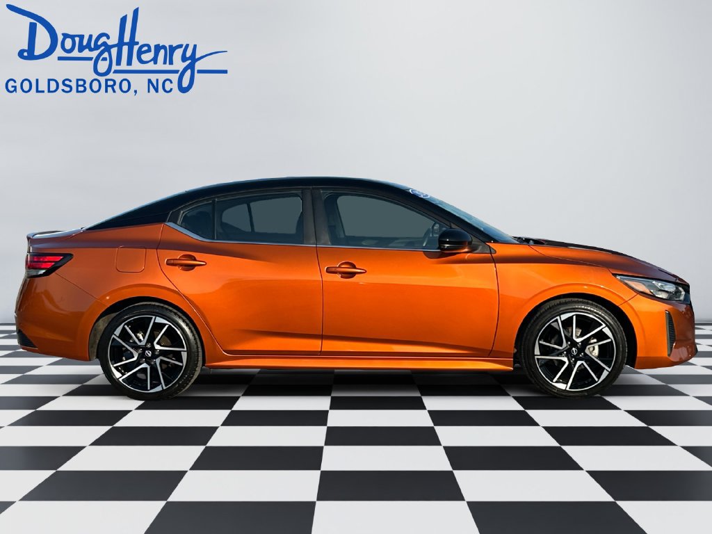 Used 2025 Nissan Sentra SR FWD image 6