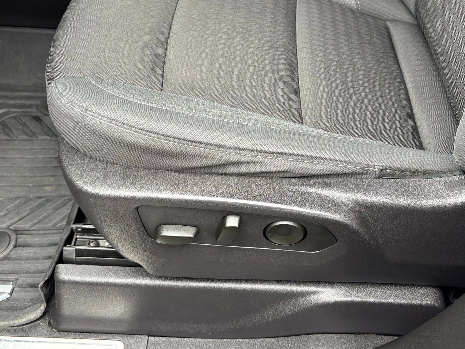 Used 2024 Chevrolet Silverado 1500 LT Trail Boss w/ Protection Package image 19