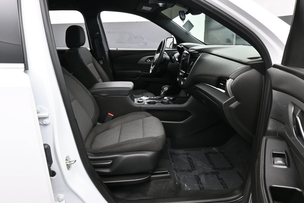 Used 2023 Chevrolet Traverse LT FWD image 42