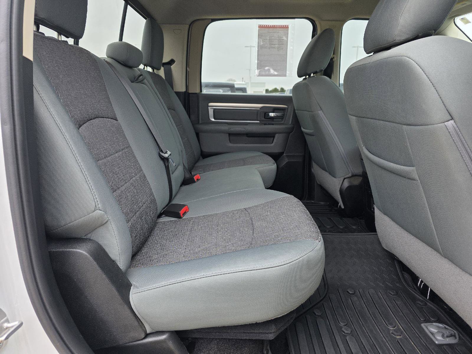 Used 2018 RAM 1500 SLT image 18